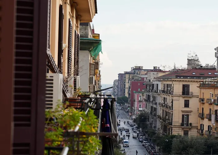Ampio appartamento Napoli Famiglie 6 ospiti